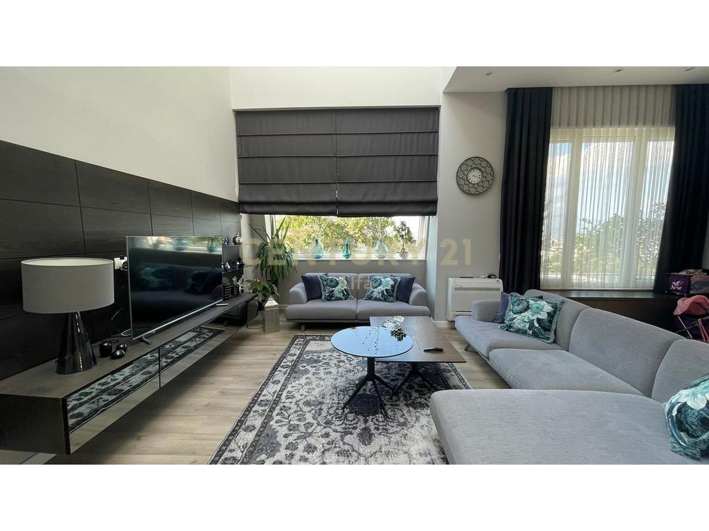 QIRA, Villa Premium con Piscina, Residenza Kodra e Diellit 2