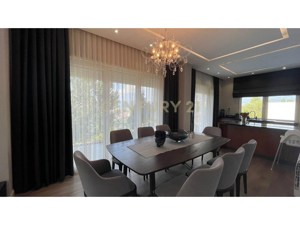 QIRA, Villa Premium con Piscina, Residenza Kodra e Diellit 2