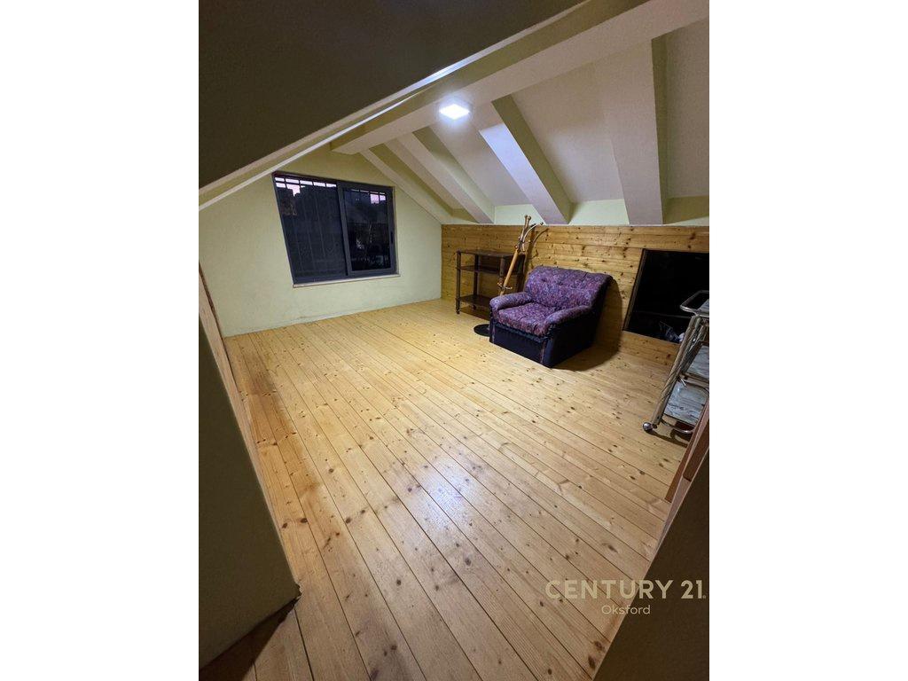 Vendesi villa a 2 piani + soffitta in via Jordan Misja!