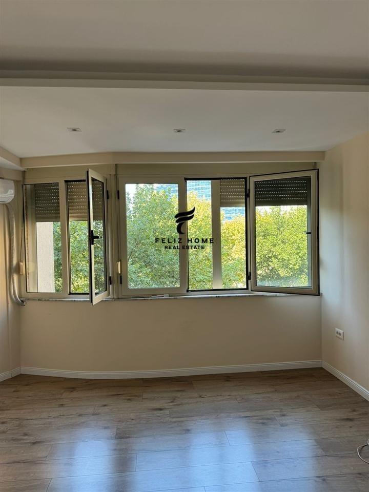 ZYRE ME QERA 80 M2 QENDER 1200 EURO
