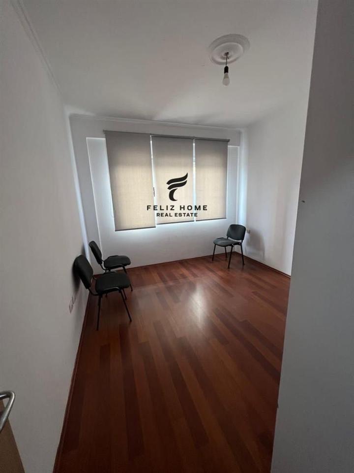 Commercial Space for Rent 100m2 5 Floors 600 Euros