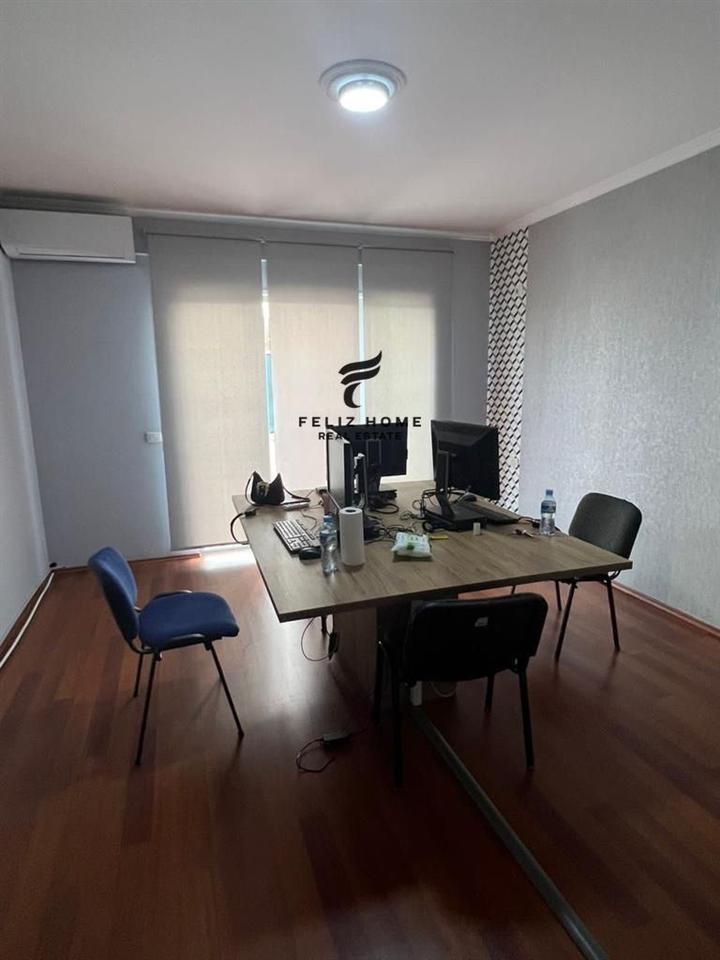Commercial Space for Rent 100m2 5 Floors 600 Euros