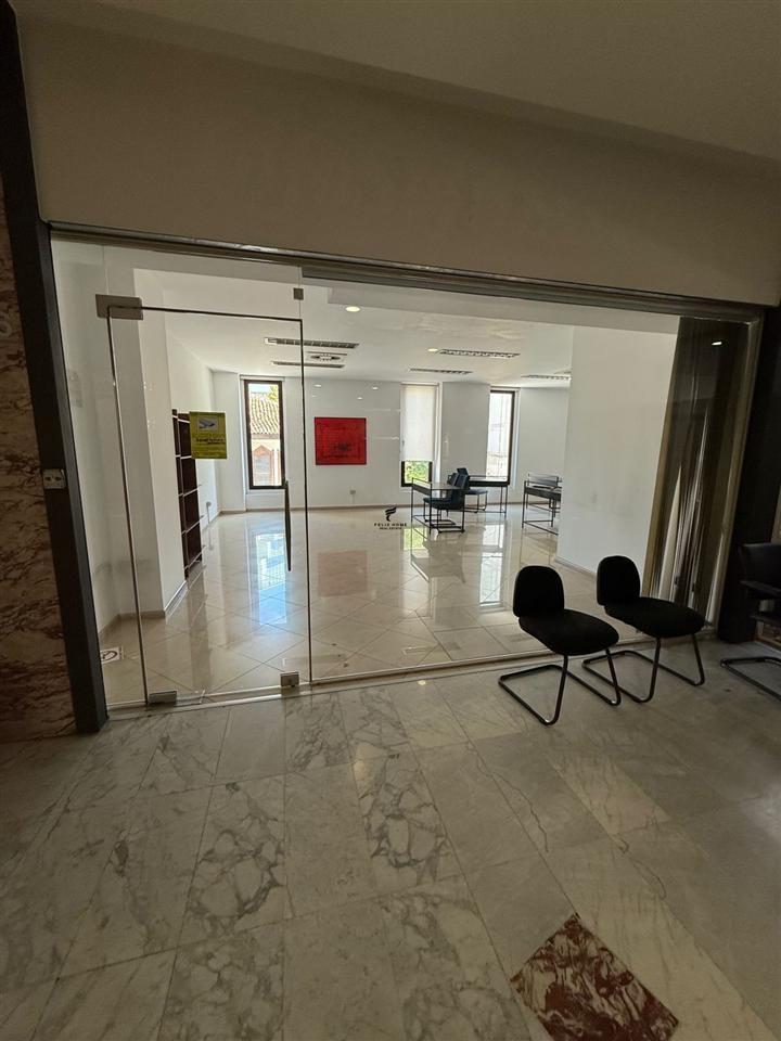 ZYRE ME QERA 66 M2 QENDER 1000 EURO