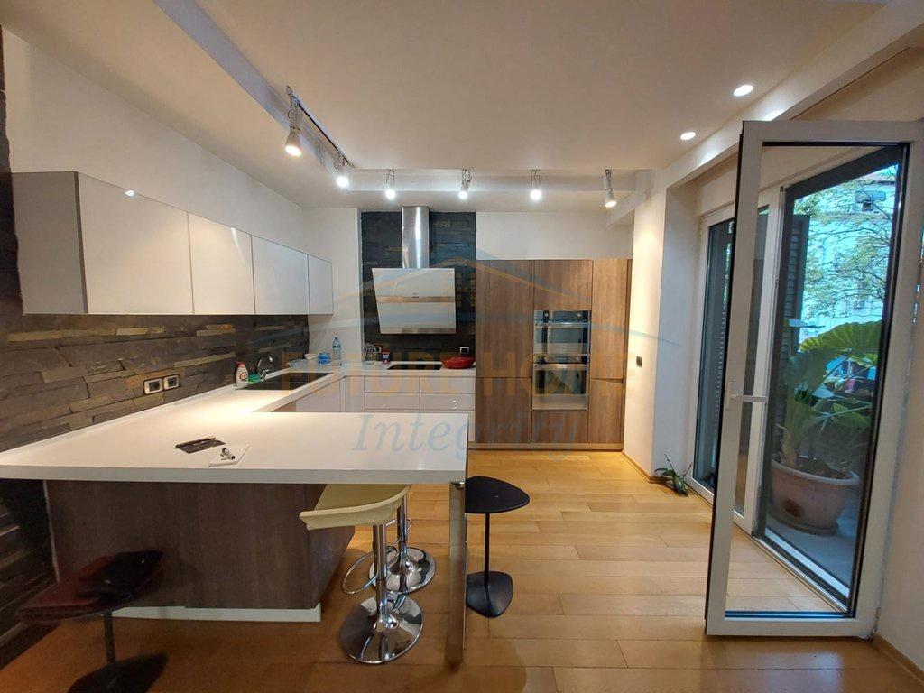 0683487469 Qera, Apartament për Zyra, Blloku, Tiranë