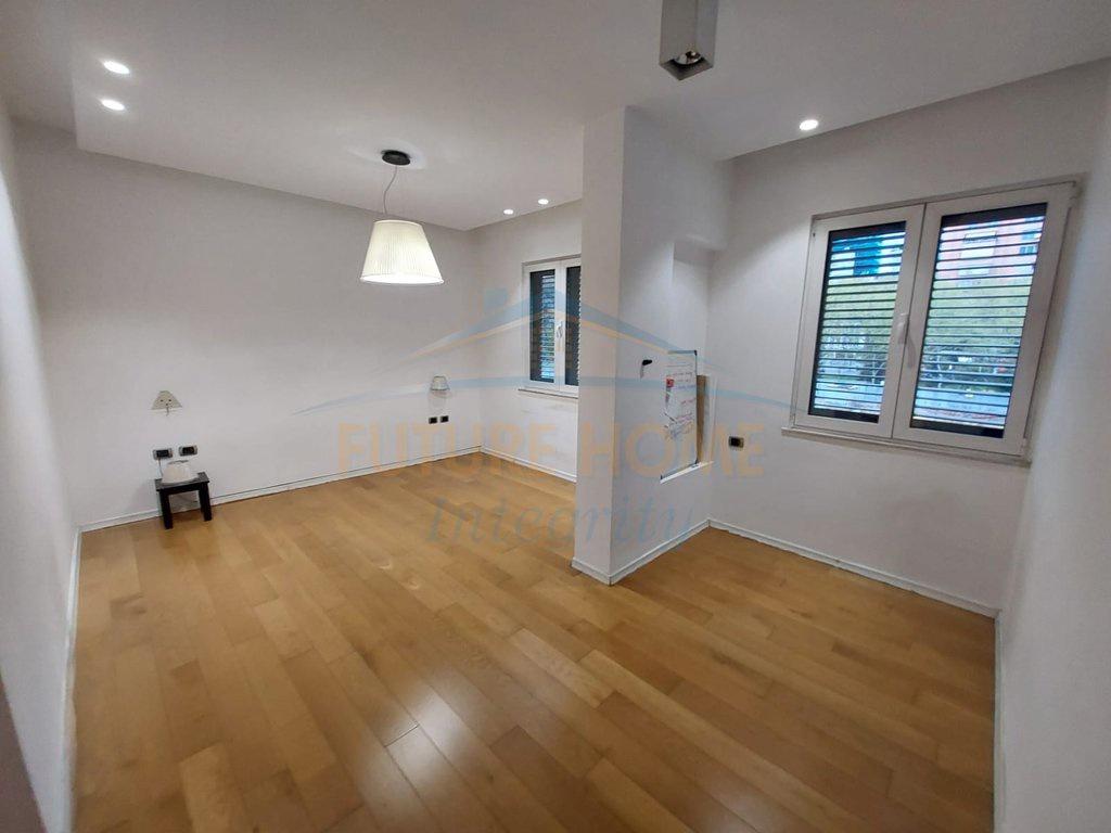 0683487469 Qera, Apartament për Zyra, Blloku, Tiranë