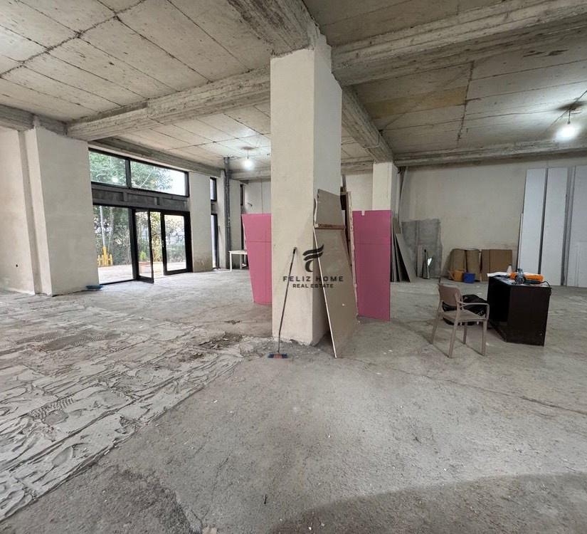 Commercial Space for Rent 210 m² Building 1400 Euro