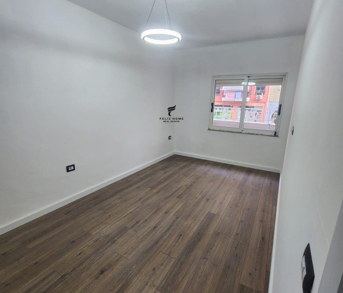 VENDESI APPARTAMENTO 1+1 COMUNE DI PARISIT 180.000 EURO