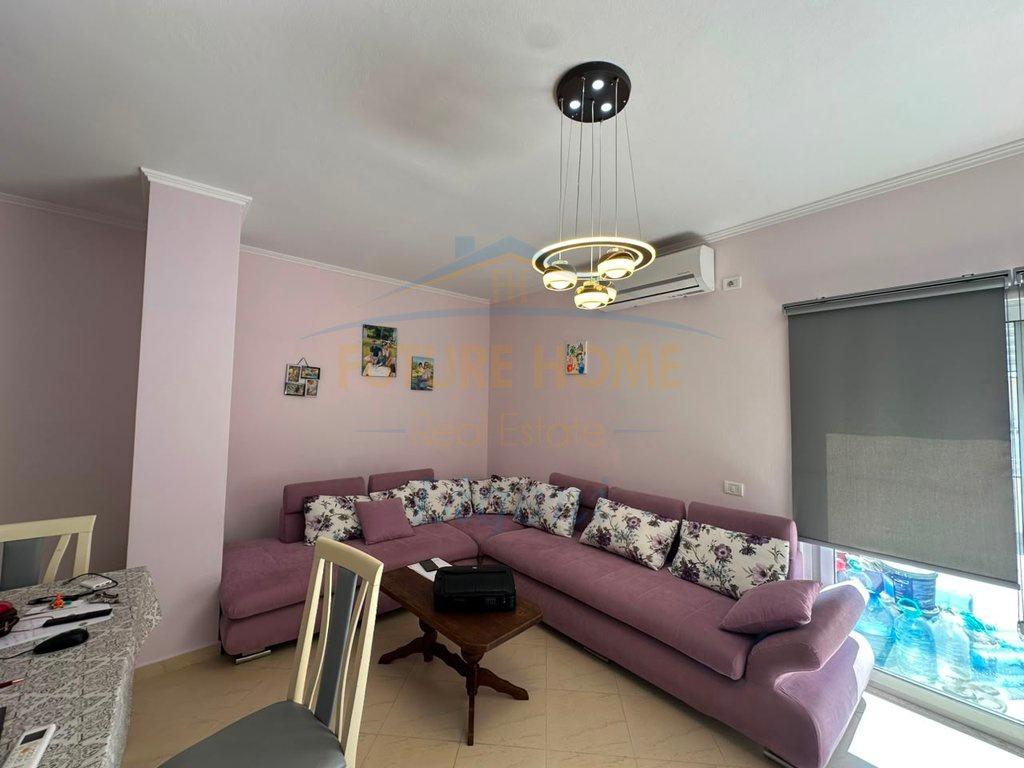 0694603851Shitet, Apartament 2+1+Verande, Fresku, Tirane.