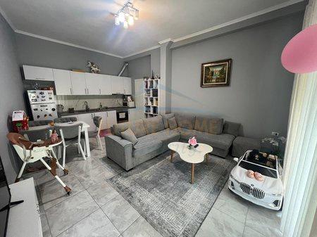 0694603851,Shitet, Apartament 2+1, Fresku, Tiranë.