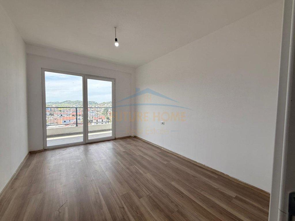 0695136472 Shitet, Apartament 2+1+2+Post Parkim, Kombinat