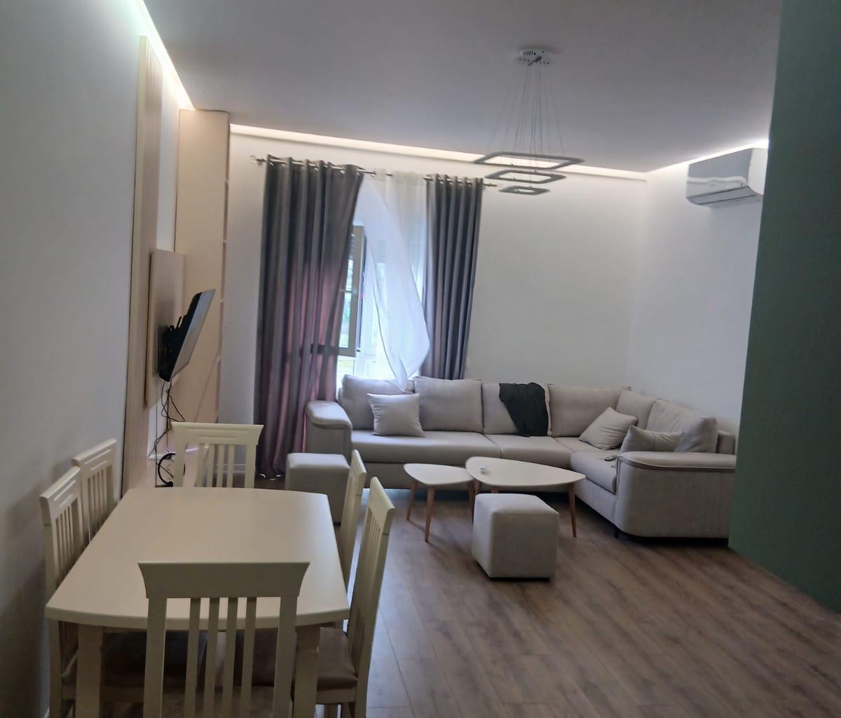Jepet me qira 2+1 në Sauk ( Porta Tirana e Re)