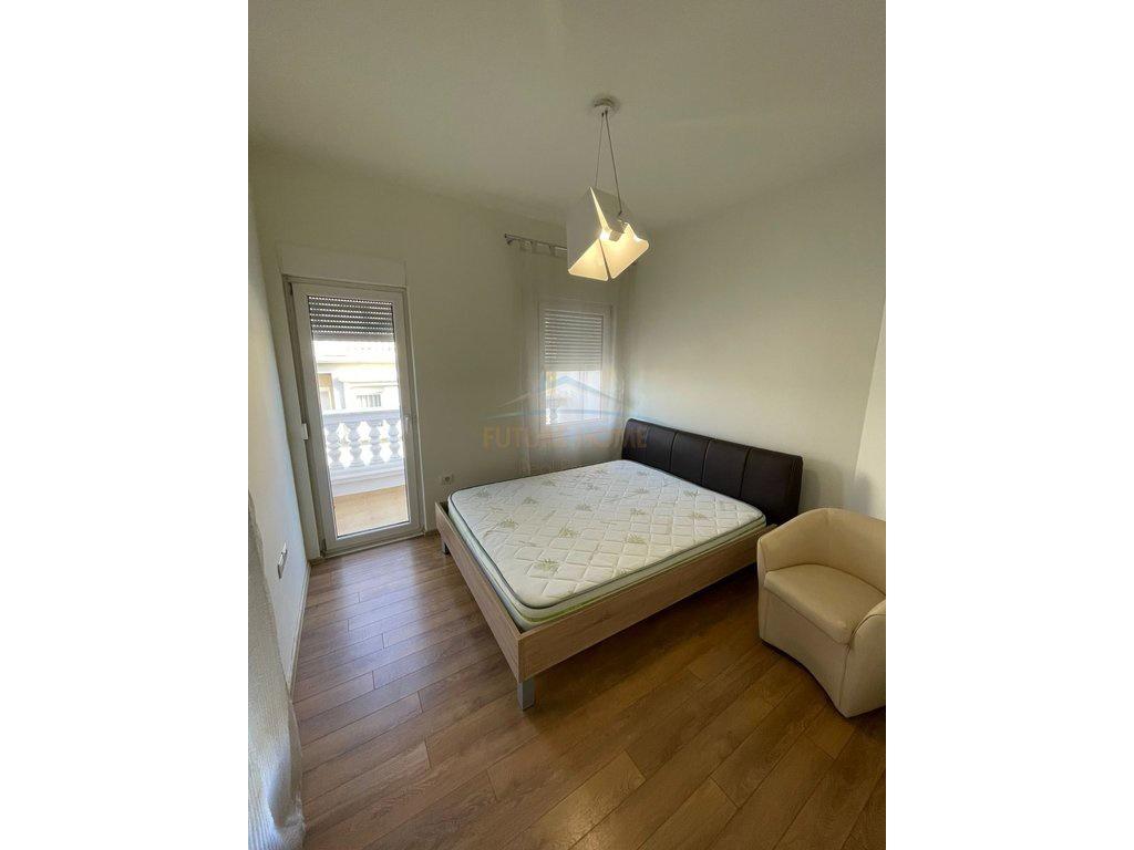 0697015472 Qera, Vilë, White House Residence, TEG