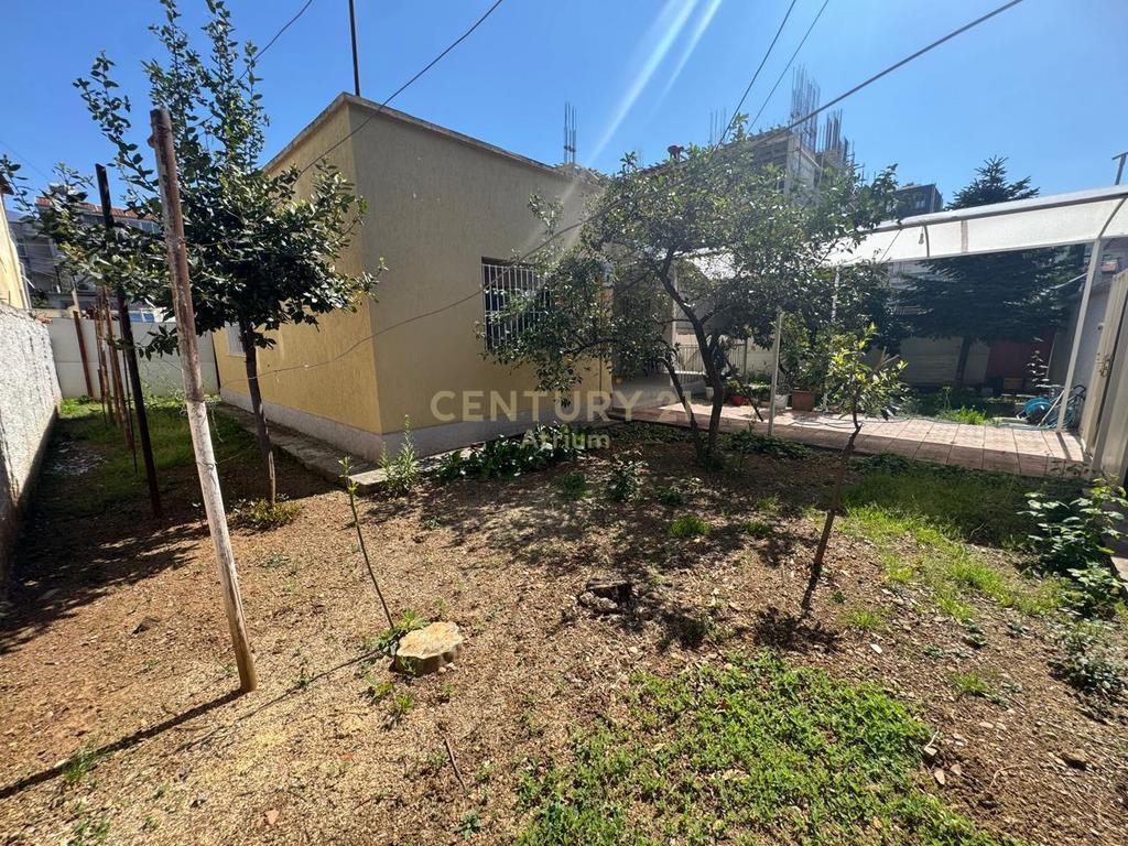 VENDI PRIVATI IN VENDITA CON TERRENO DI 287 M2 VICINO ALL'HOSPITAL