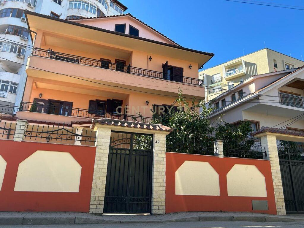 Vend për shesim vile në zonën e Don Boskos