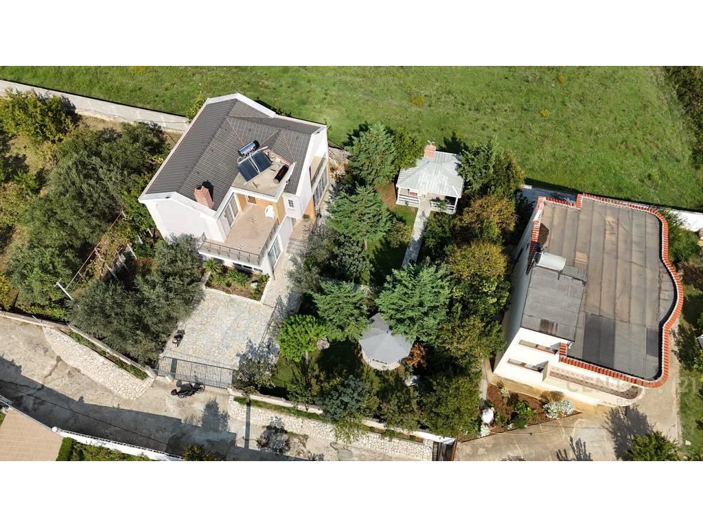 Vile in vendita vicino alla fondazione Fundjave Ndryshe