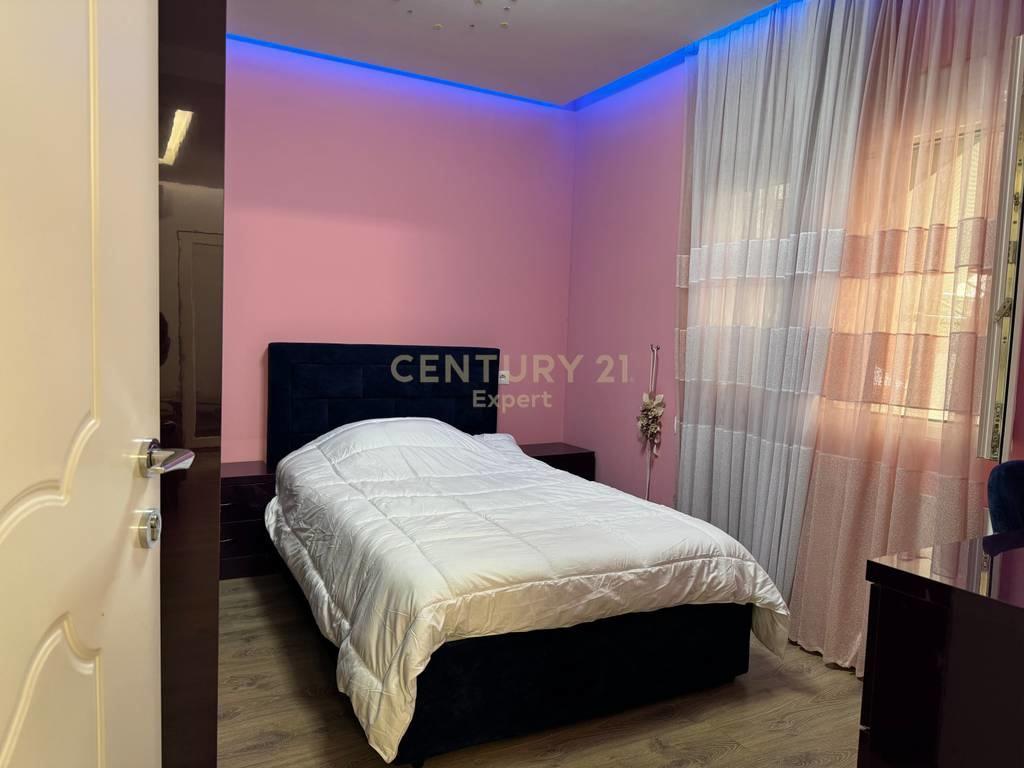 Vilë 4 katshe in vendita a Kodra e Priftit