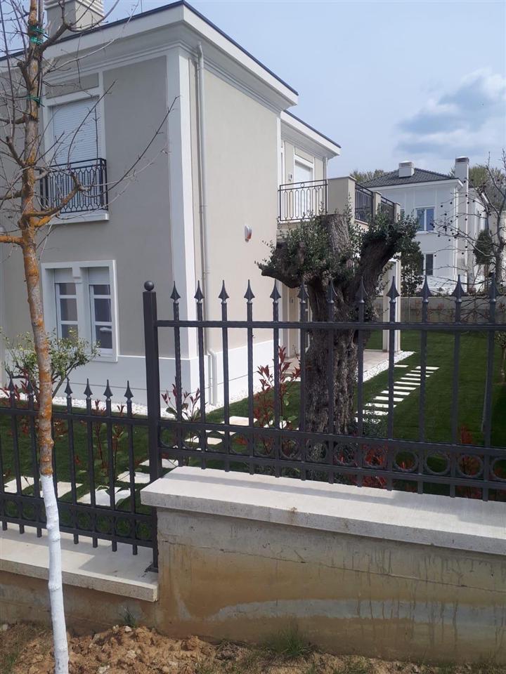 VILE ME QERA 660 M2 ROLLING HILLS 5.800 EURO