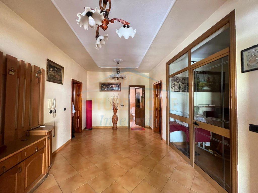 0694603851, In vendita, Villa a 3 piani, Siri Kodra, Tirana