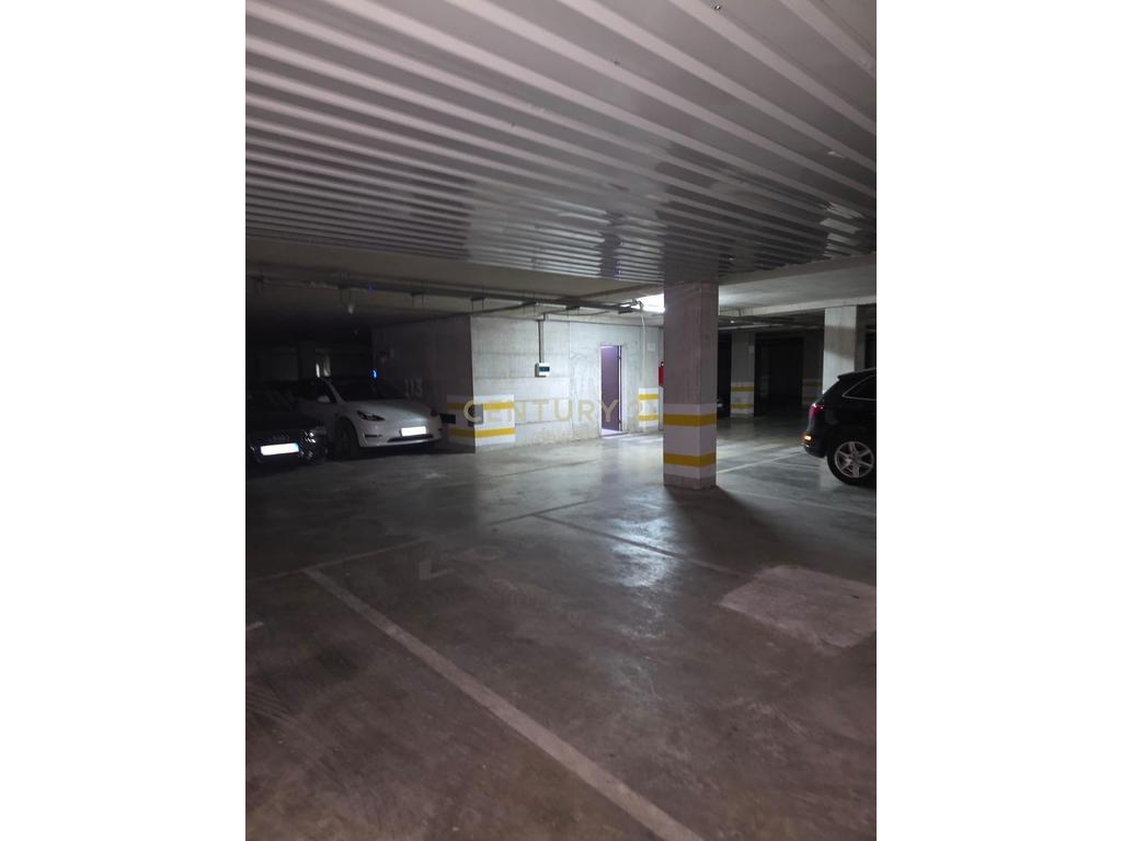 Posti Auto in Ali Demi con 4 Posti Parcheggio
