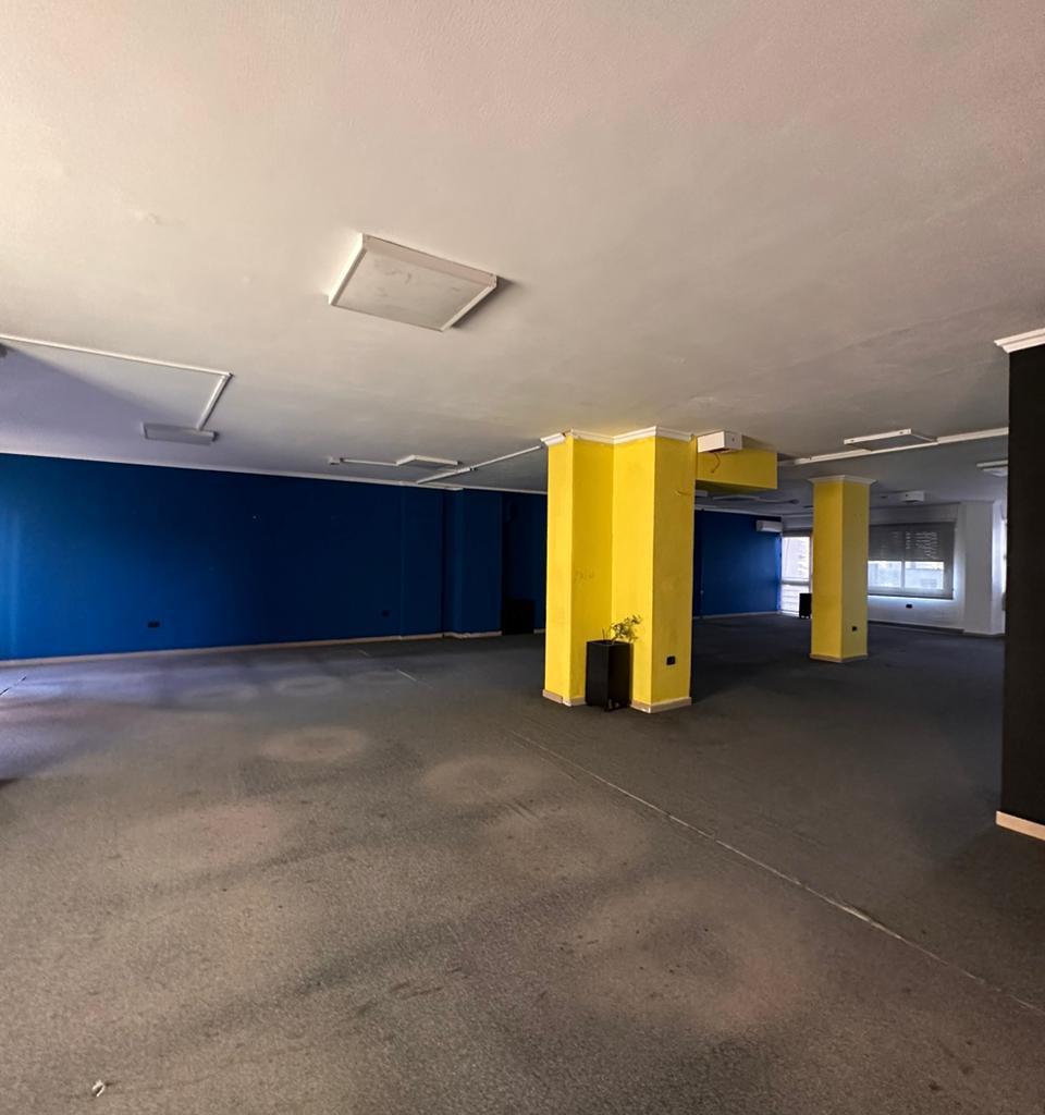 ZYRE ME QERA 585 M2 RRUGA E KAVAJES 6.000 EURO