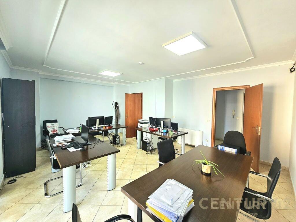 AMBIENTE PER UFFICIO IN AFFITTO VICINO LIBRIT UNIVERSITAR!