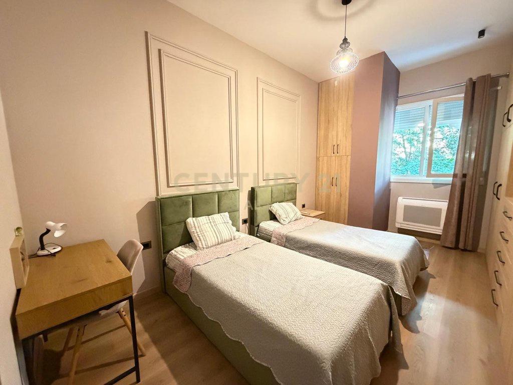 Appartamento 2+1 in vendita a Liqeni i Thatë, Rruga Peti