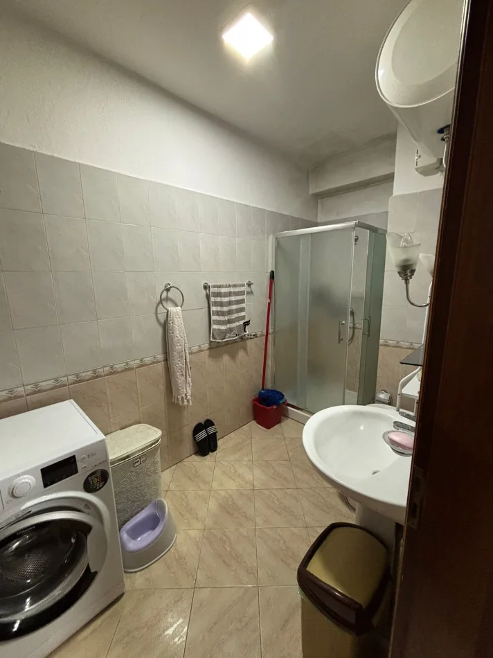 Tirane, vendesi appartamento 2+1 Piano 5, 82 m² 125.000 € (5 MAGGIO)