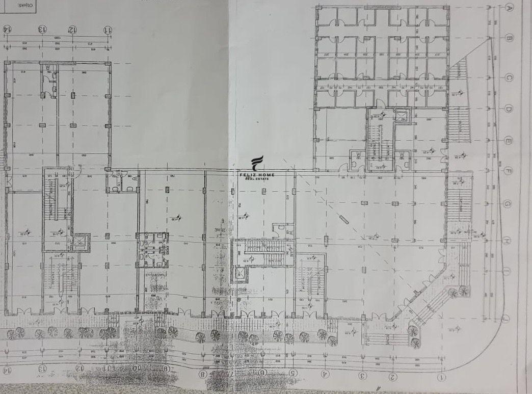 Commercial Space for Rent 155 m² - 1,200 EUR