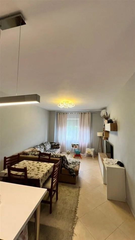 Tirane, shitet apartament 1+1+Ballkon Kati 1, 76 m² 101.000 € (FRESK)