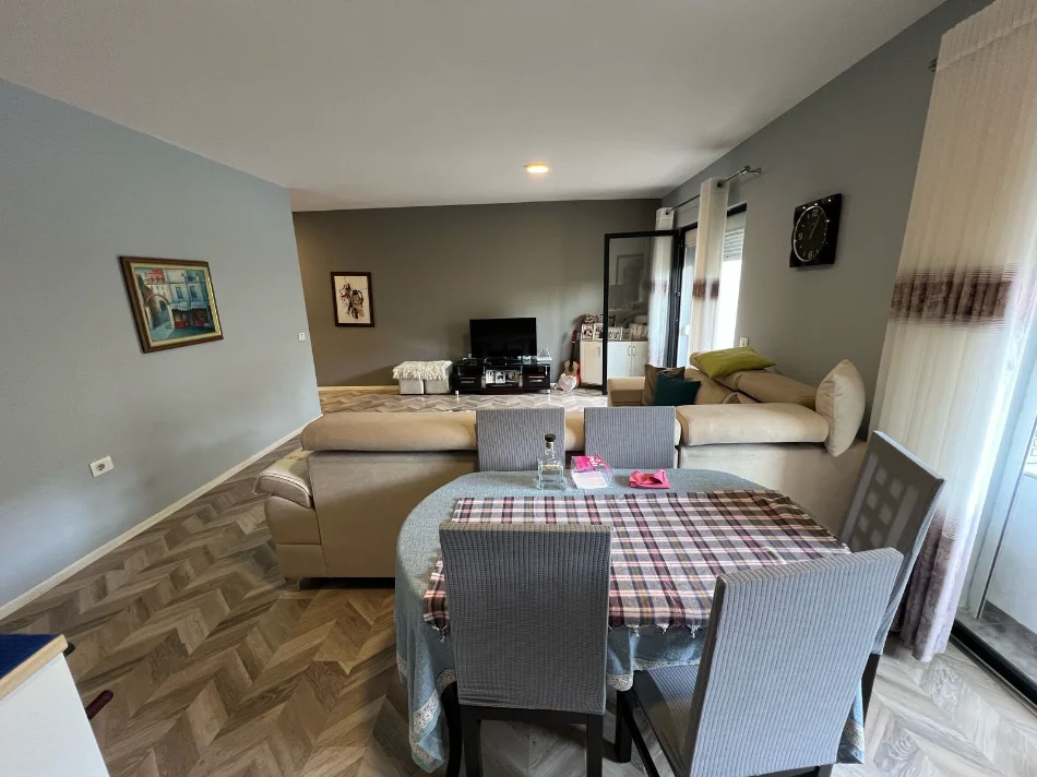 Tirane, vendesi appartamento 2+1 Piano 2, 135 m² 189.000 € (5 MAGGIO)
