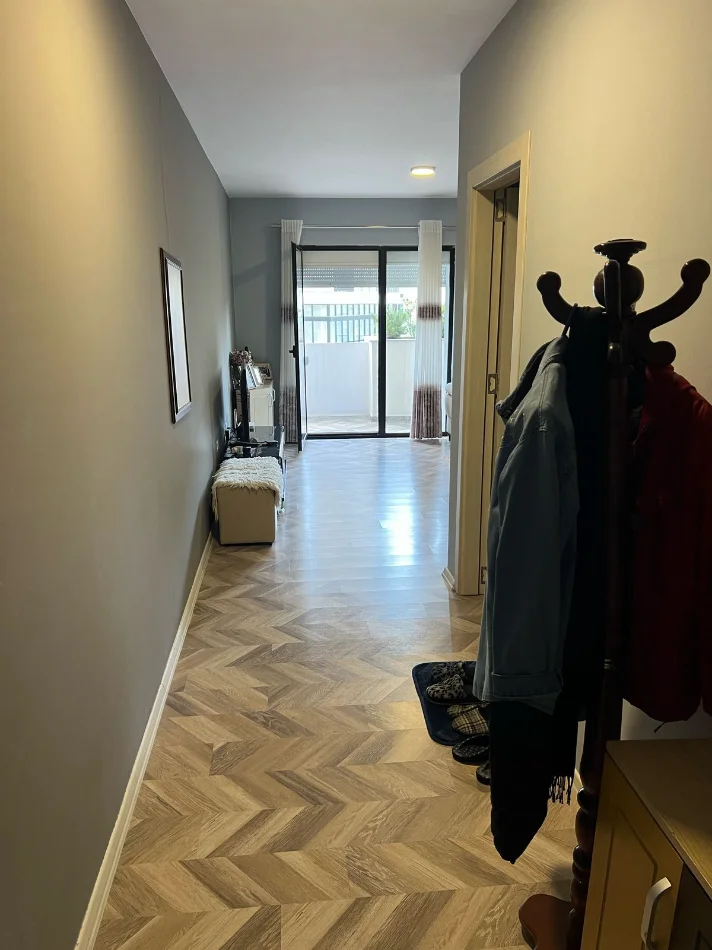 Tirane, vendesi appartamento 2+1 Piano 2, 135 m² 189.000 € (5 MAGGIO)
