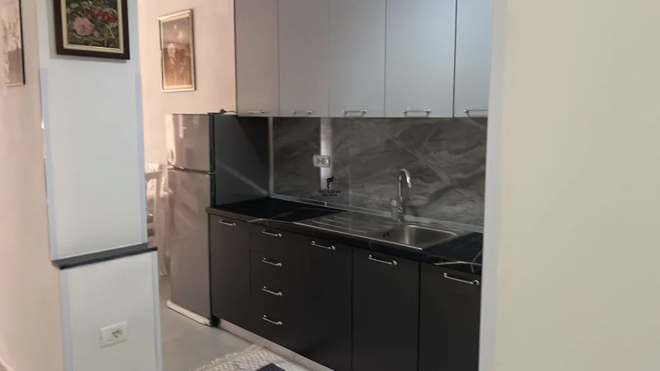 Tirane, affitto appartamento 2+1 Piano 1, 100 m² 600 € (5 MESI)