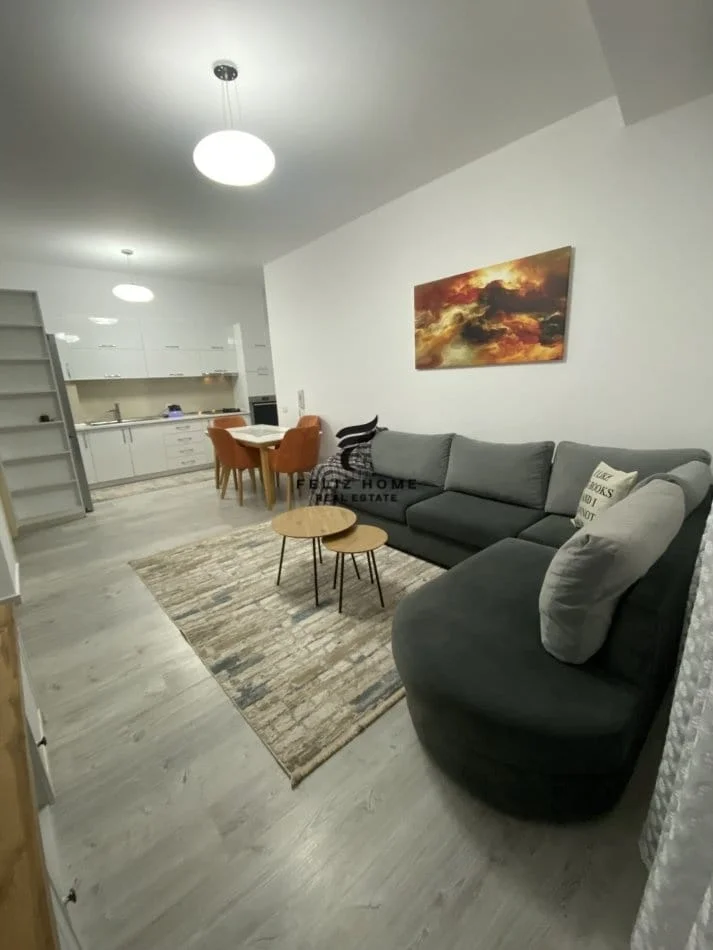 Tirane, jepet me qera apartament 2+1 Kati 3, 180 m² 750 € (PAZARI I RI)