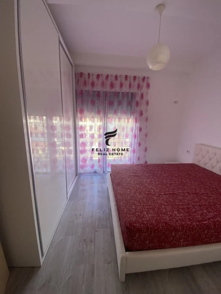 Tirane, affitto appartamento 2+1 Piano 3, 180 m² 750 € (NUOVA COSTRUZIONE)