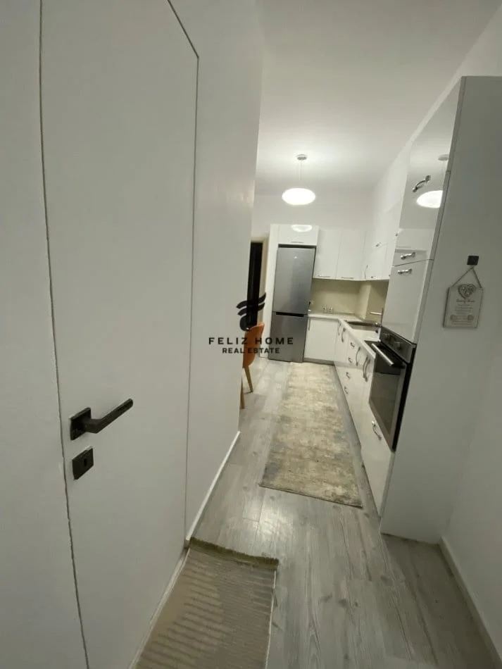 Tirane, affitto appartamento 2+1 Piano 3, 180 m² 750 € (NUOVA COSTRUZIONE)