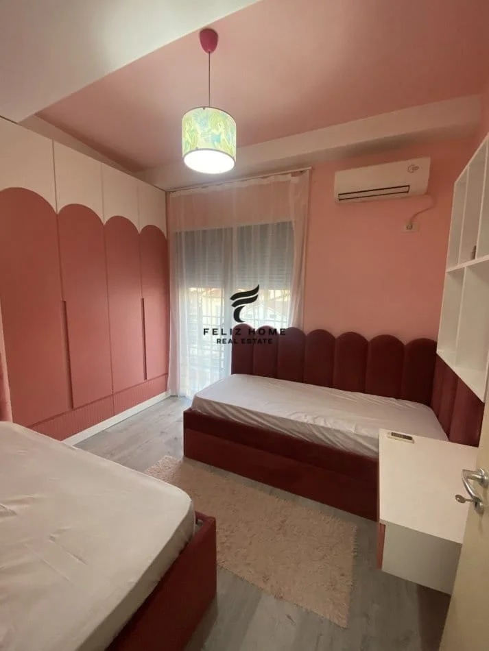 Tirane, affitto appartamento 2+1 Piano 3, 180 m² 750 € (NUOVA COSTRUZIONE)