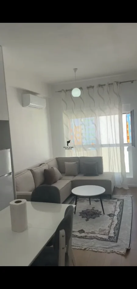 Tirane, jepet me qera apartament 1+1 Kati 8, 65 m² 450 € (ALI DEMI)