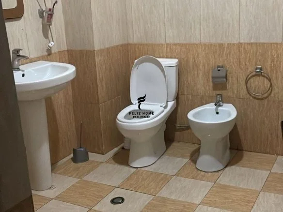 Tirane, affitto appartamento 2+1 Piano 3, 150 m² 650 € (ALI DEMI)