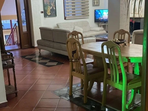 Tirane, affitto appartamento 2+1 Piano 3, 150 m² 650 € (ALI DEMI)