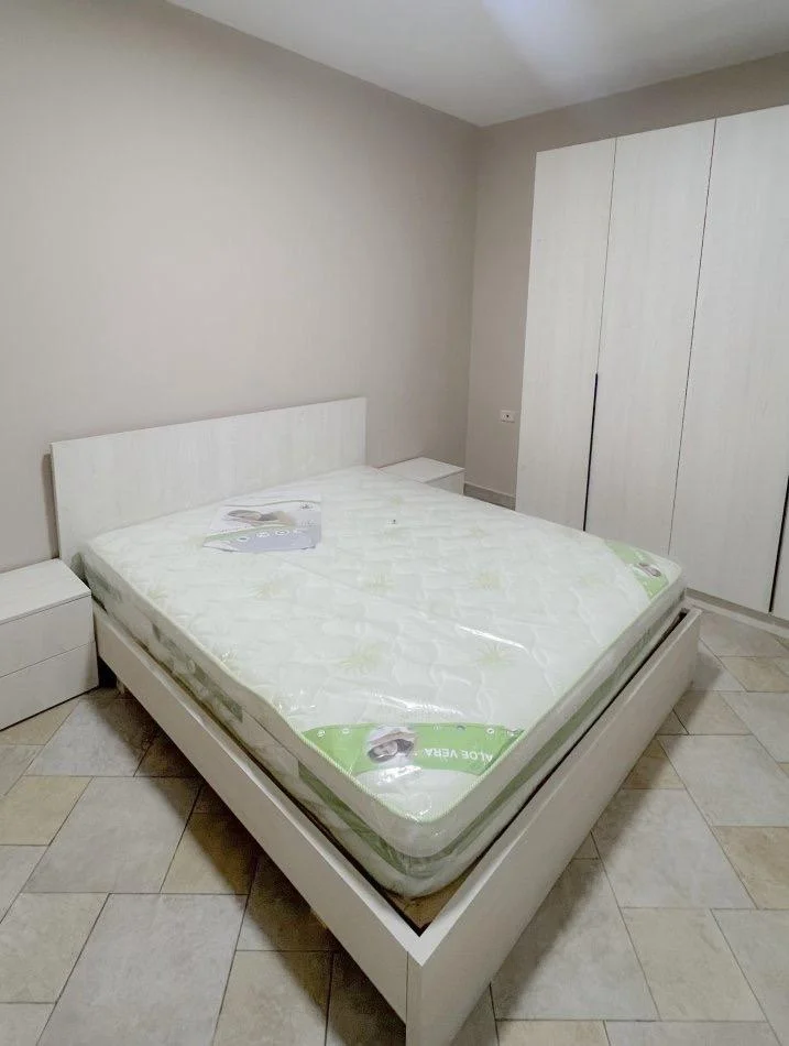 Tirane, affitto appartamento 1+1+Balcone al 15° piano, 50 m², 650 € (NUOVO)