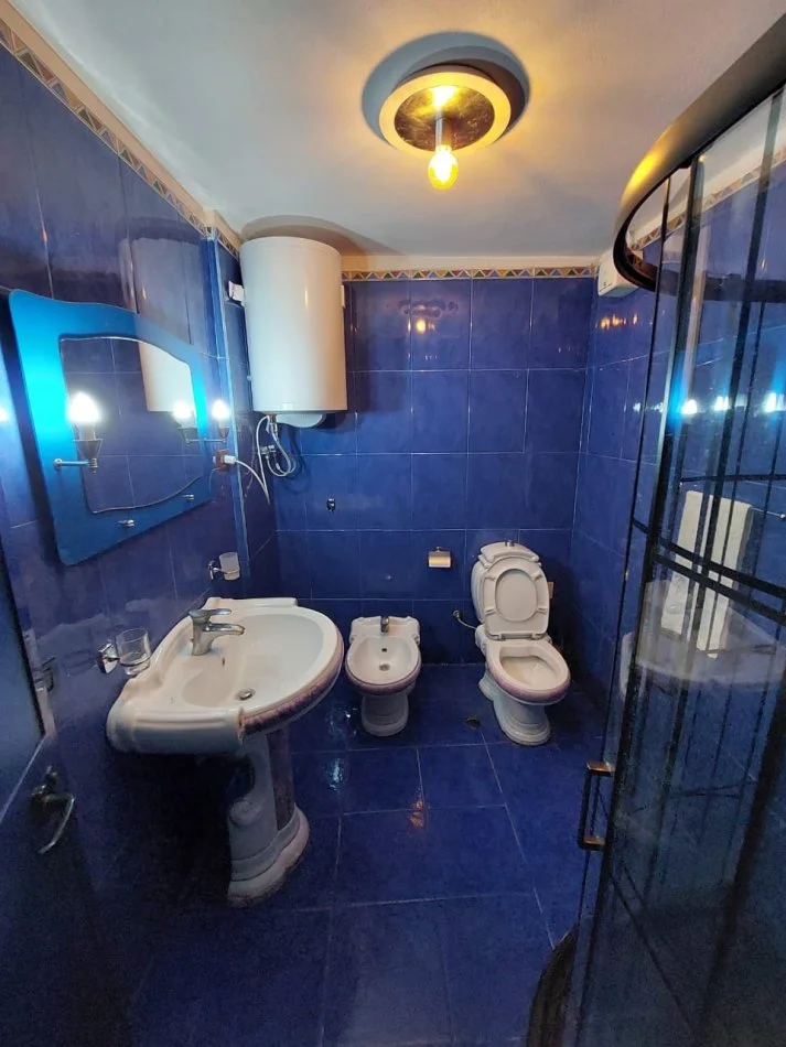 Tirane, affitto appartamento 2+1+Balcone Piano 5, 100 m² 900 € (MYSLYM SHYRI)