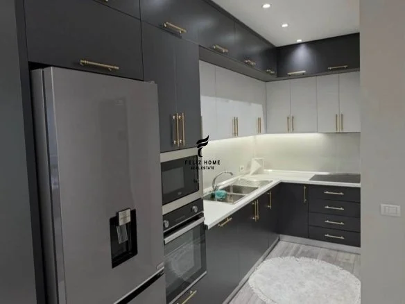 Tirane, affitto appartamento 2+1 Piano 4, 68 m² 750 € (XHAMLLIKU)