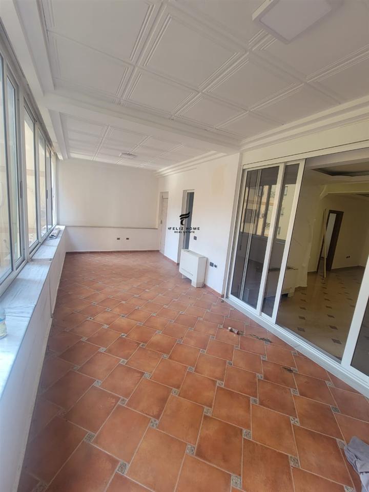 ZYRE ME QERA 170M2 BLLOK 1.700 EURO