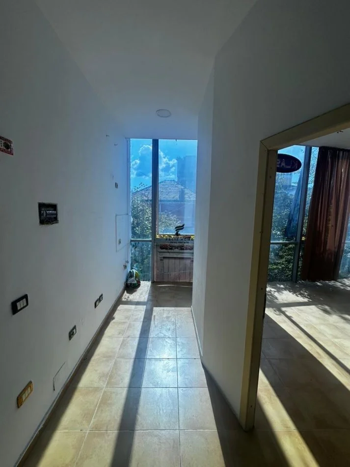 Tirane, ufficio in vendita Kati 1, 42 m² 66.000 € (PORCELAN)