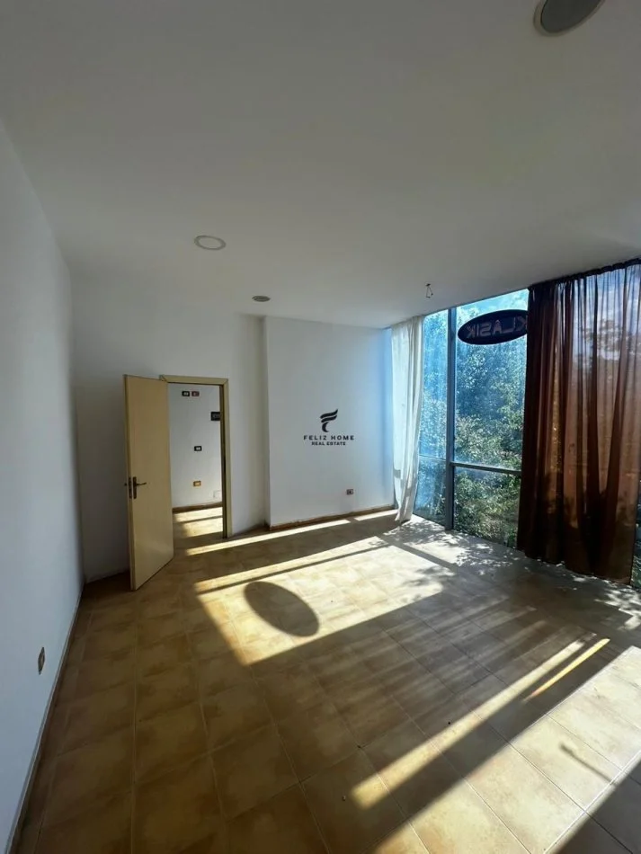 Tirane, ufficio in vendita Kati 1, 42 m² 66.000 € (PORCELAN)