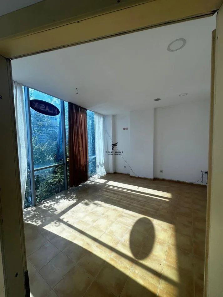 Tirane, ufficio in vendita Kati 1, 42 m² 66.000 € (PORCELAN)