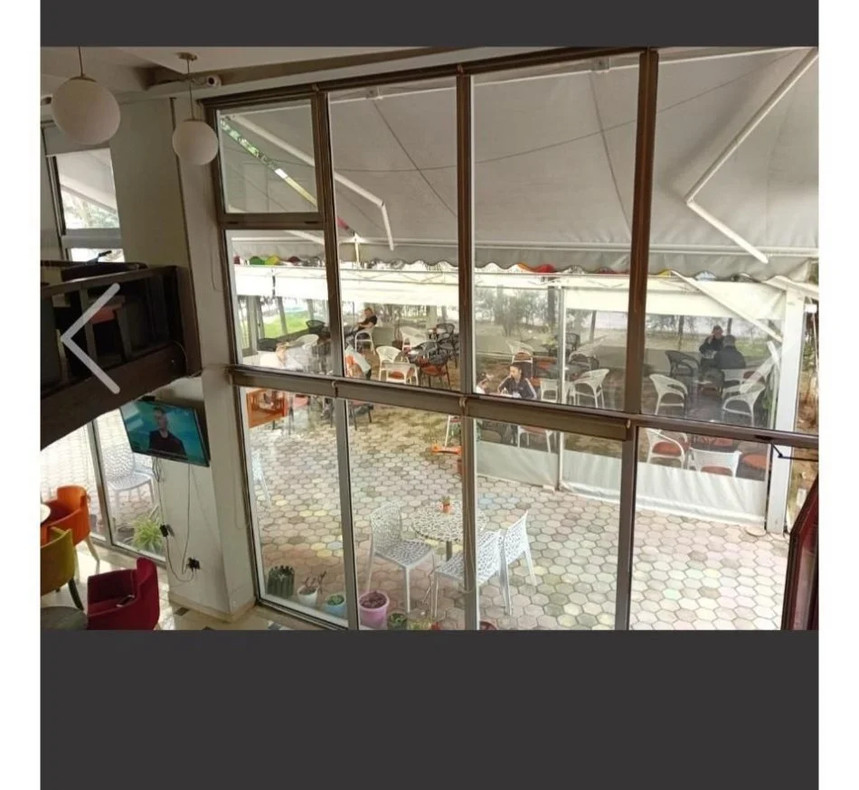 Tirane, locale in vendita al piano terra, 150 m², 135.000 € (YBERISHT)
