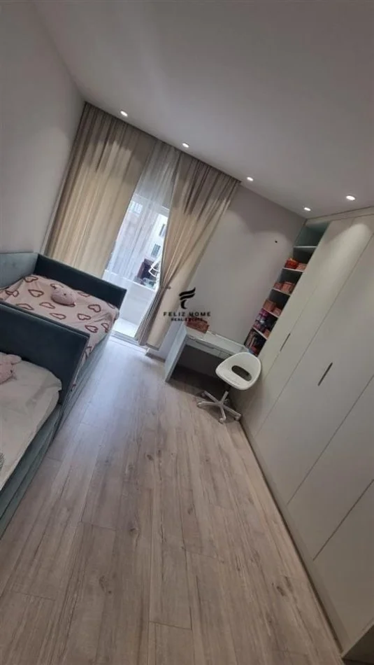 Tirana, vendita ambiente commerciale al piano 1, 100 m², 430.000 € (piano interrato artificiale)