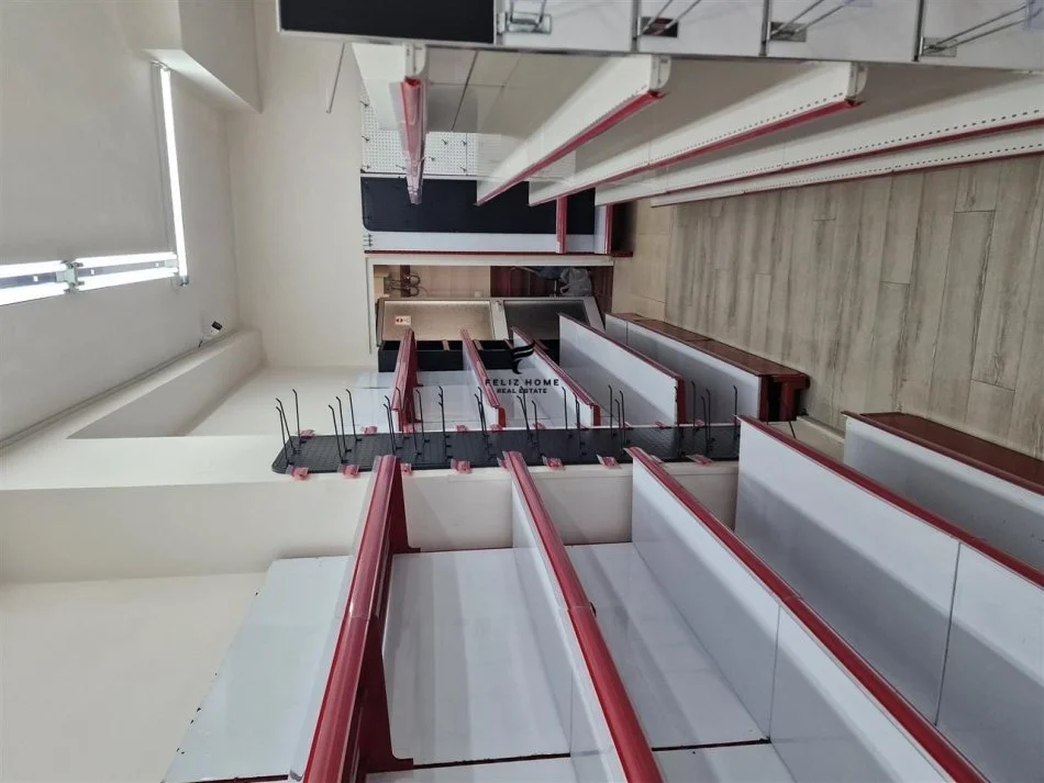 Tirana, vendita ambiente commerciale al piano 1, 100 m², 430.000 € (piano interrato artificiale)