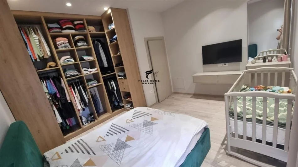 Tirana, vendita ambiente commerciale al piano 1, 100 m², 430.000 € (piano interrato artificiale)
